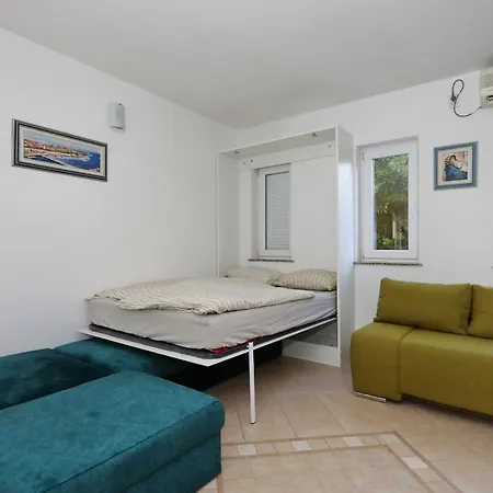דירה Mare 9 Cozy Two Bedroom With Garden פטרצ'אנה