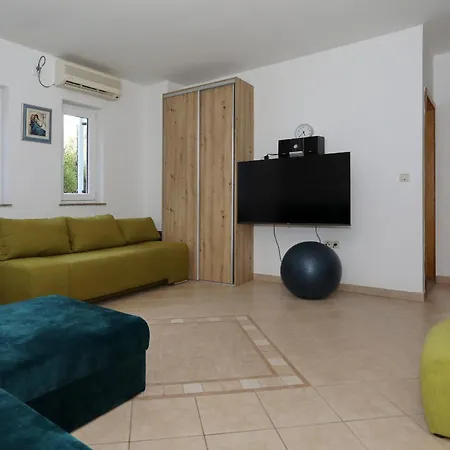 דירה Mare 9 Cozy Two Bedroom With Garden פטרצ'אנה