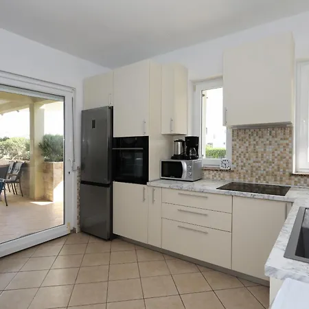 דירה Mare 9 Cozy Two Bedroom With Garden *
