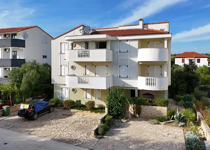 Mare 9 Cozy Two Bedroom With Garden Apartman Petrčane