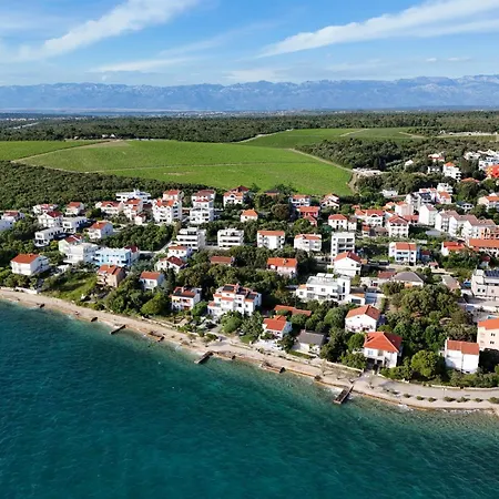 Mare 9 Cozy Two Bedroom With Garden * 돈제페트레케인