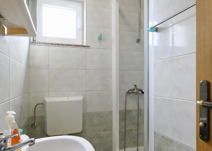 Mare 9 Cozy Two Bedroom With Garden 아파트