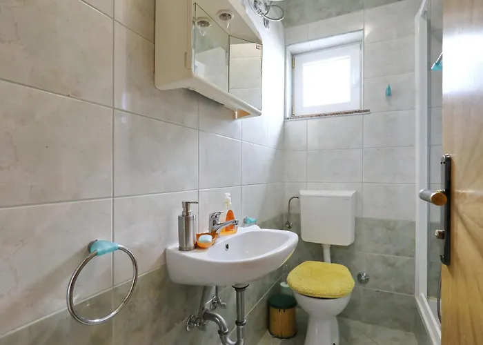 아파트 Mare 9 Cozy Two Bedroom With Garden