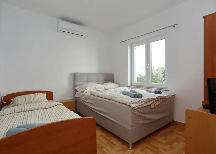 아파트 Mare 9 Cozy Two Bedroom With Garden 돈제페트레케인