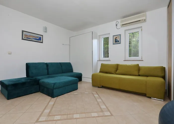 Mare 9 Cozy Two Bedroom With Garden 아파트 돈제페트레케인