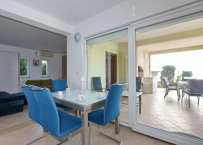 아파트 Mare 9 Cozy Two Bedroom With Garden